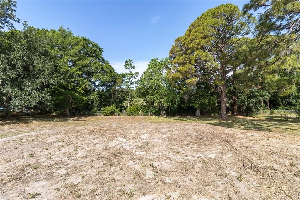 Activo con contrato: $389,000 (3 camas, 2 baños, 1550 Pies cuadrados)