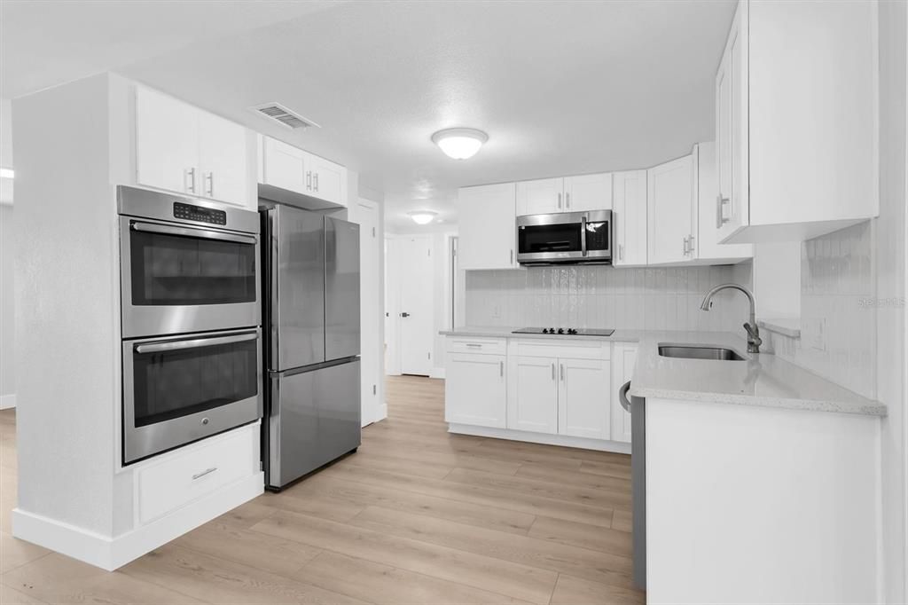 Activo con contrato: $389,000 (3 camas, 2 baños, 1550 Pies cuadrados)