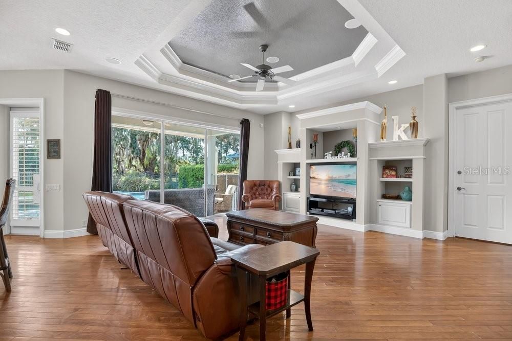 For Sale: $810,000 (4 beds, 4 baths, 3653 Square Feet)