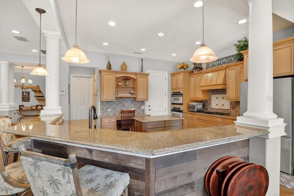 For Sale: $810,000 (4 beds, 4 baths, 3653 Square Feet)