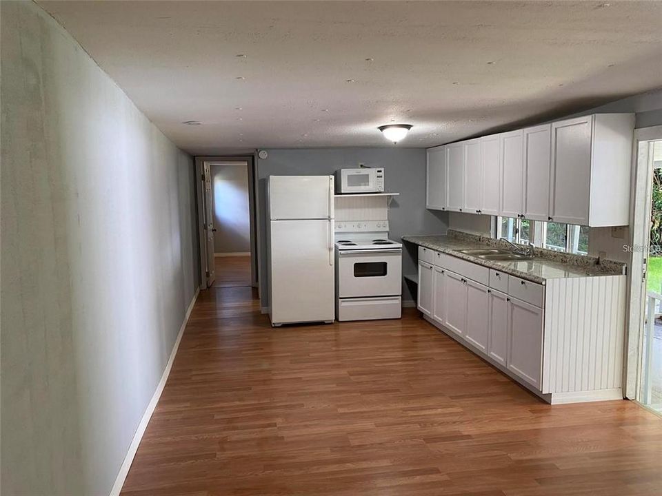 В аренду: $1,400 (3 спален, 2 ванн, 732 Квадратных фут)