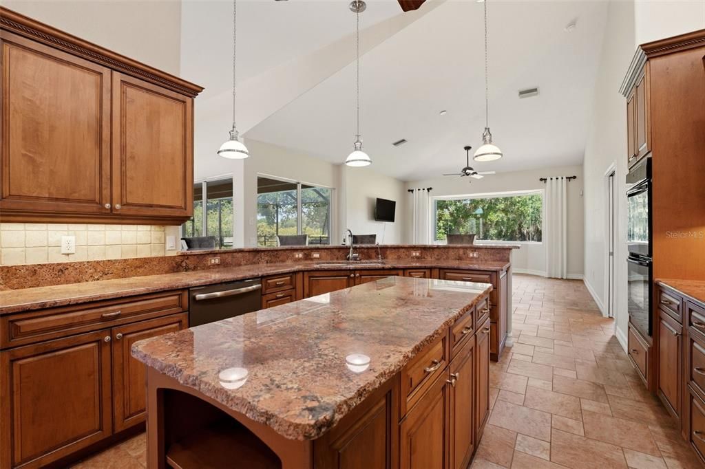 En Venta: $599,900 (3 camas, 2 baños, 2578 Pies cuadrados)