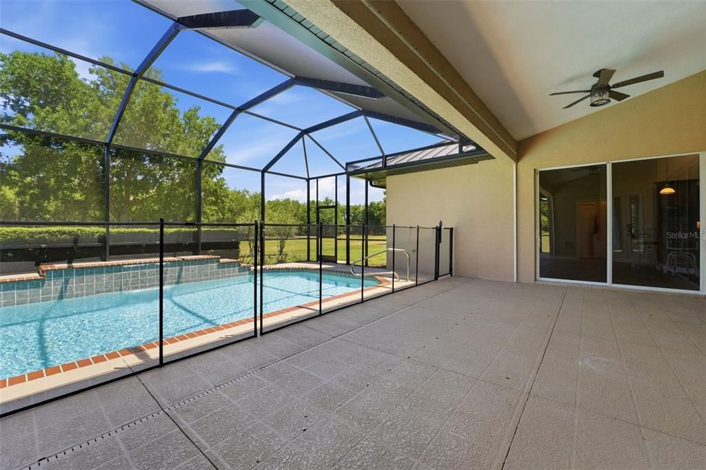 En Venta: $599,900 (3 camas, 2 baños, 2578 Pies cuadrados)