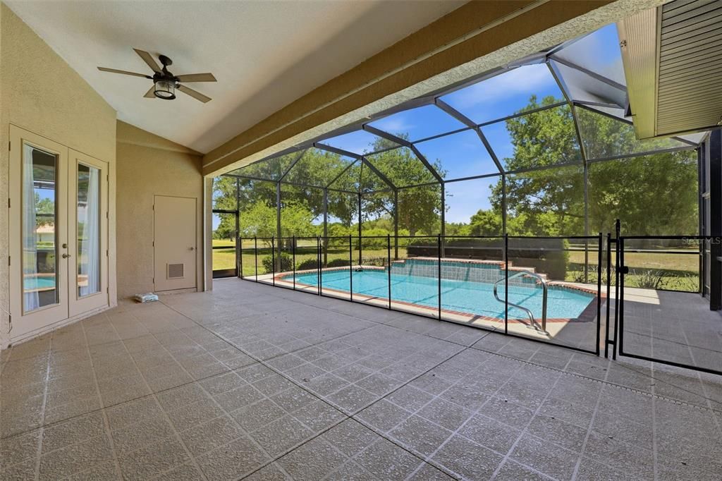En Venta: $599,900 (3 camas, 2 baños, 2578 Pies cuadrados)