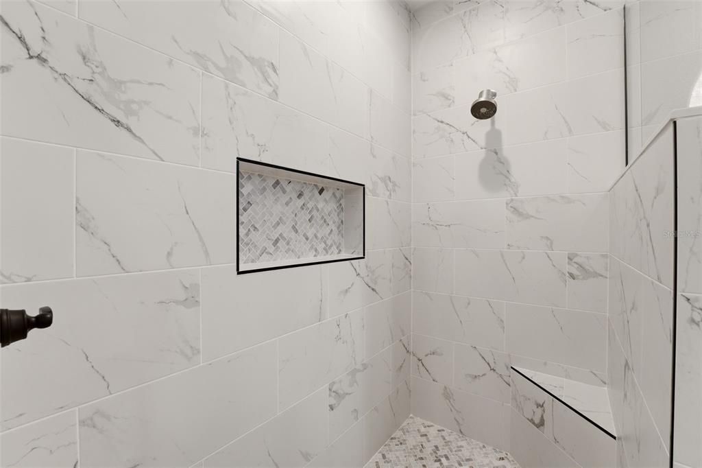 En Venta: $599,900 (3 camas, 2 baños, 2578 Pies cuadrados)