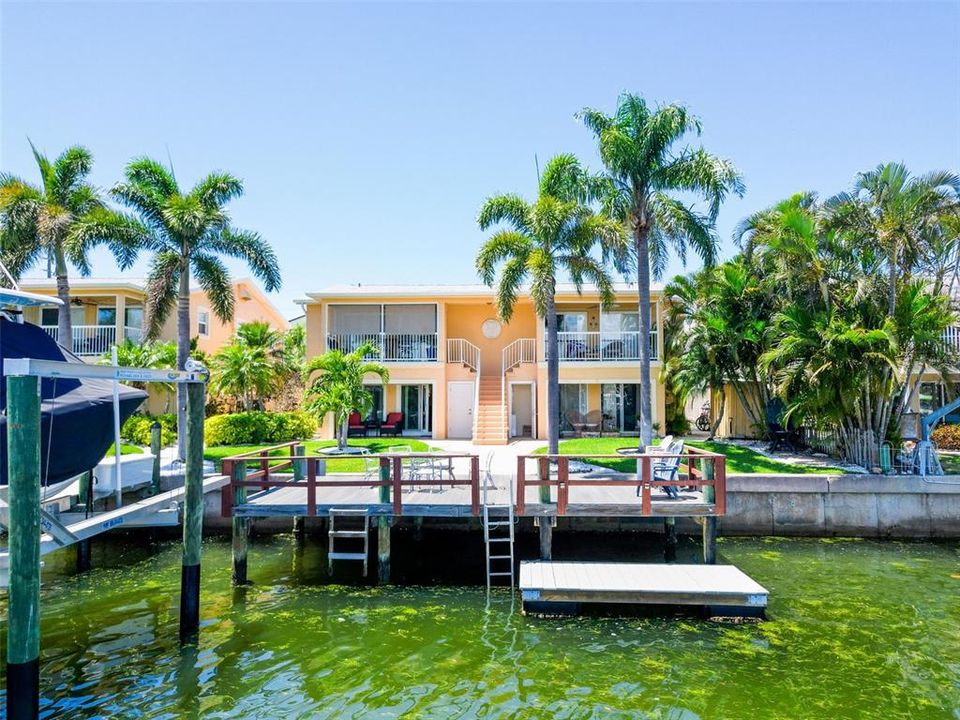 Recently Sold: $349,950 (2 beds, 1 baths, 843 Square Feet)