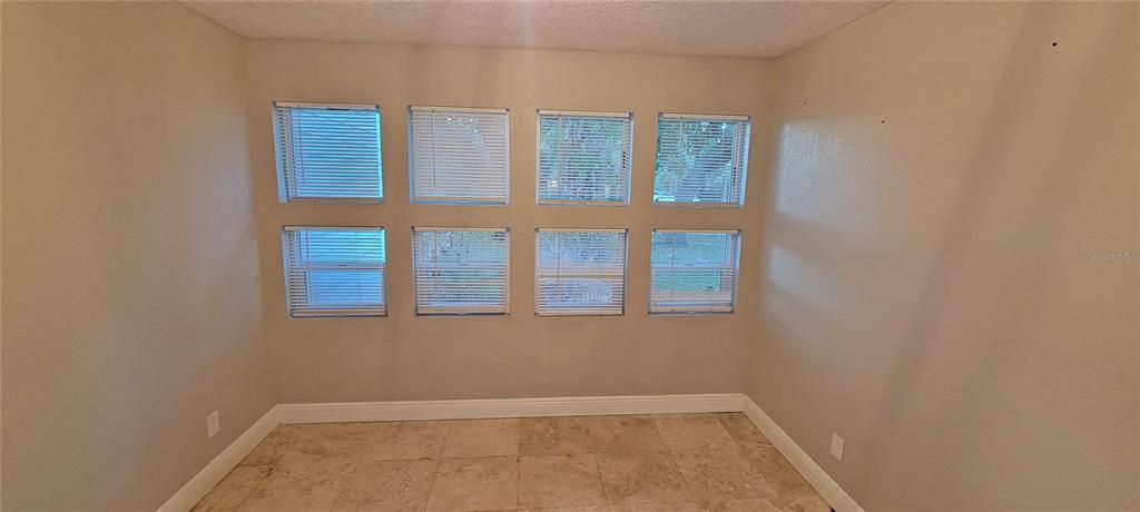 Active With Contract: $319,900 (3 beds, 3 baths, 1553 Square Feet)