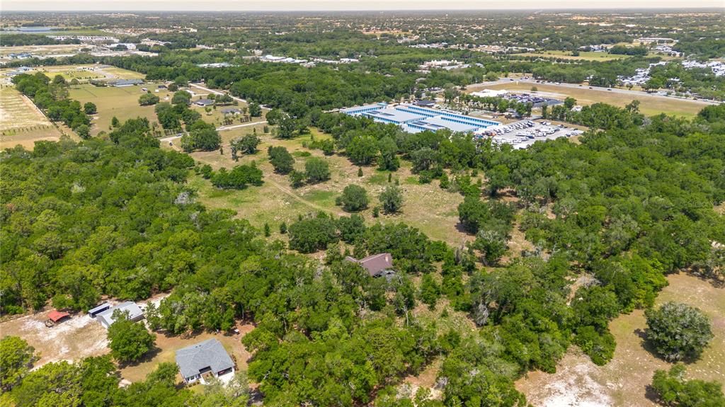 待售: $3,200,000 (18.48 acres)