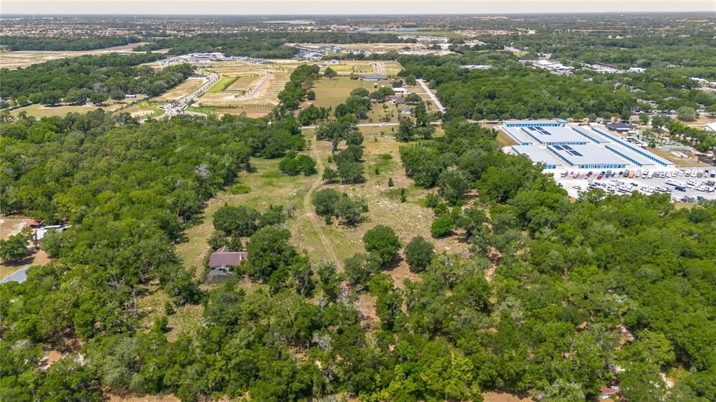 待售: $3,200,000 (18.48 acres)