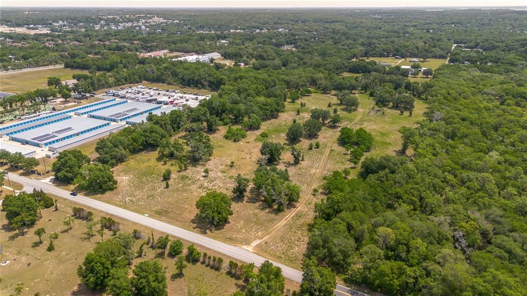 待售: $3,200,000 (18.48 acres)