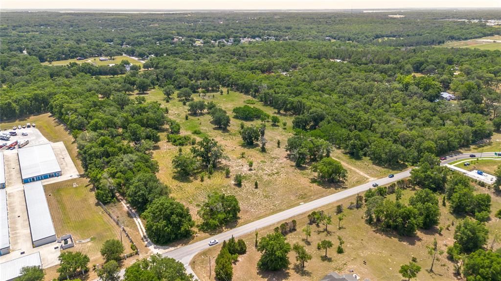 待售: $3,200,000 (18.48 acres)