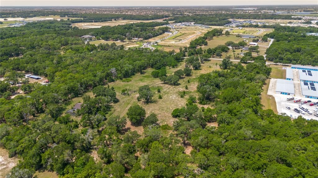 待售: $3,200,000 (18.48 acres)