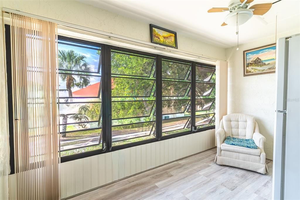 For Sale: $170,000 (2 beds, 2 baths, 1276 Square Feet)