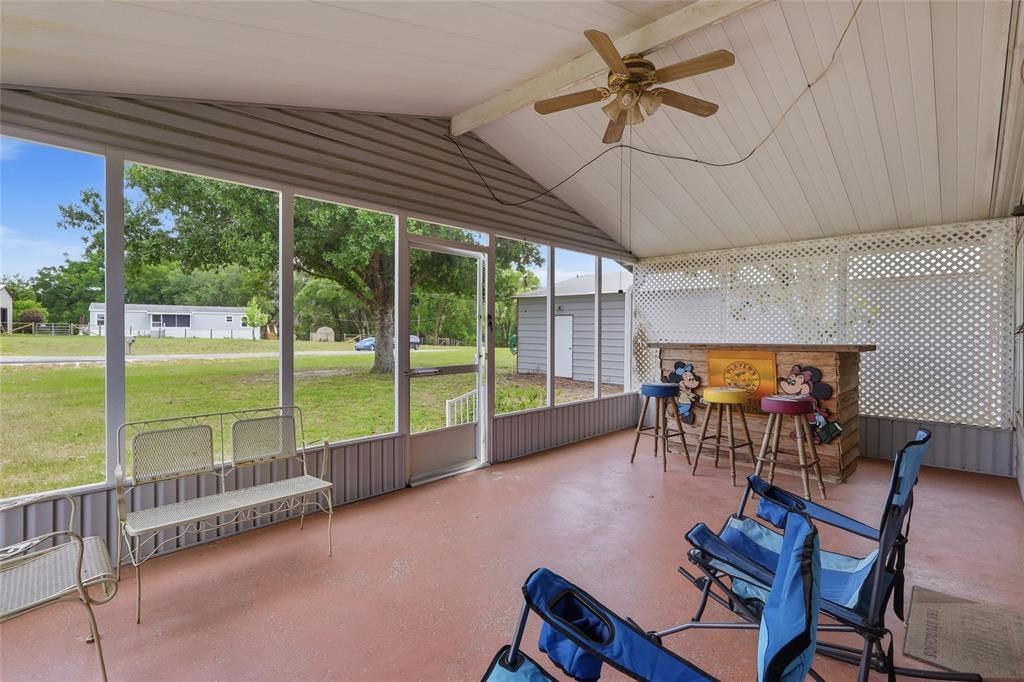 Activo con contrato: $215,000 (3 camas, 2 baños, 1296 Pies cuadrados)