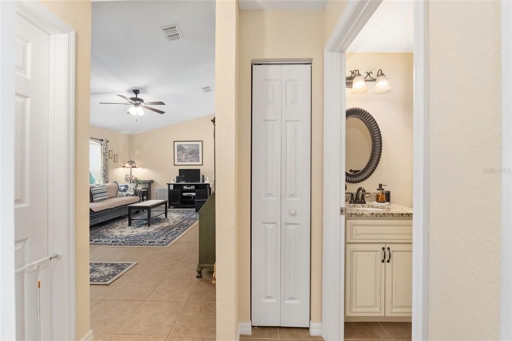 Activo con contrato: $239,900 (3 camas, 2 baños, 1293 Pies cuadrados)