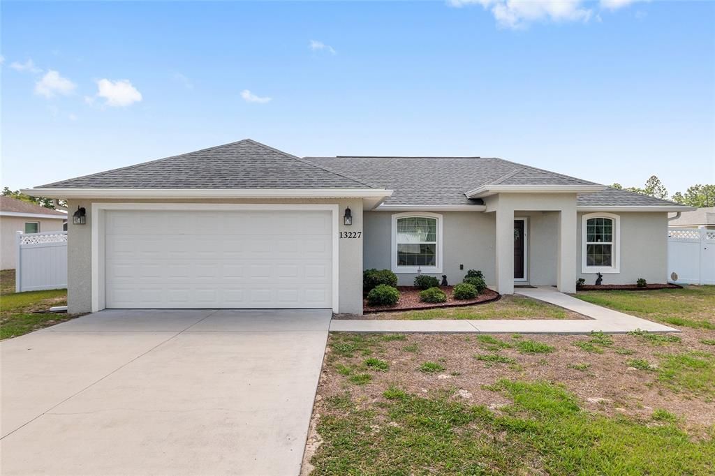 Activo con contrato: $239,900 (3 camas, 2 baños, 1293 Pies cuadrados)