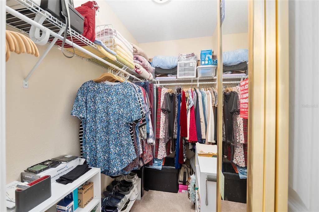 Activo con contrato: $239,900 (3 camas, 2 baños, 1293 Pies cuadrados)