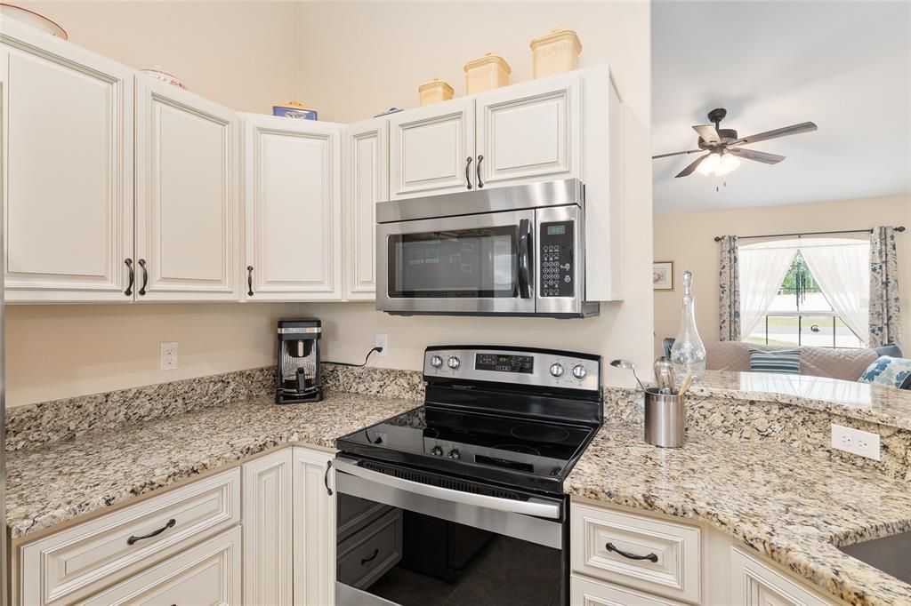 Activo con contrato: $239,900 (3 camas, 2 baños, 1293 Pies cuadrados)