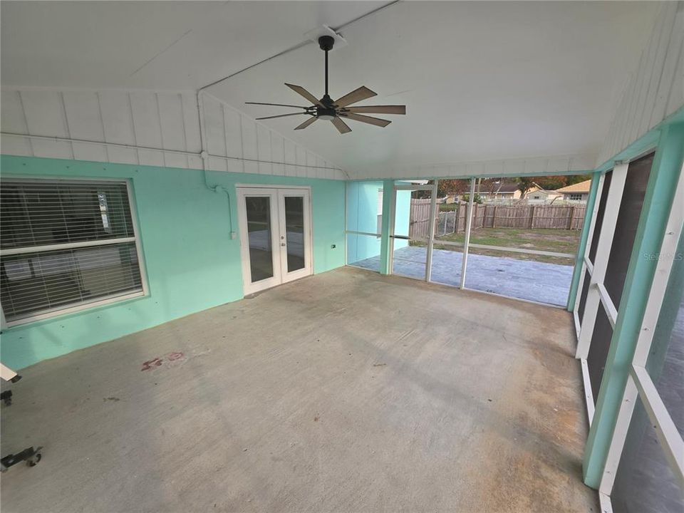 Active With Contract: $414,900 (3 beds, 2 baths, 1429 Square Feet)