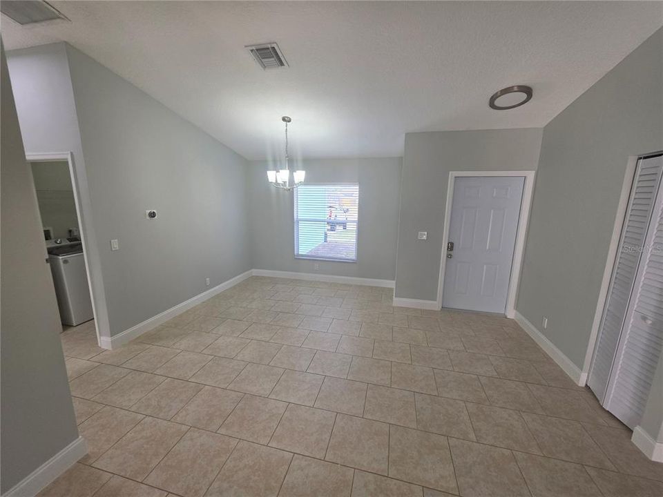 Active With Contract: $414,900 (3 beds, 2 baths, 1429 Square Feet)