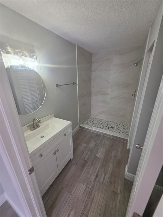 Active With Contract: $414,900 (3 beds, 2 baths, 1429 Square Feet)