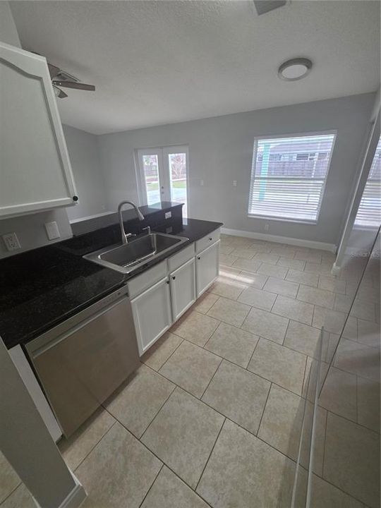 Active With Contract: $414,900 (3 beds, 2 baths, 1429 Square Feet)