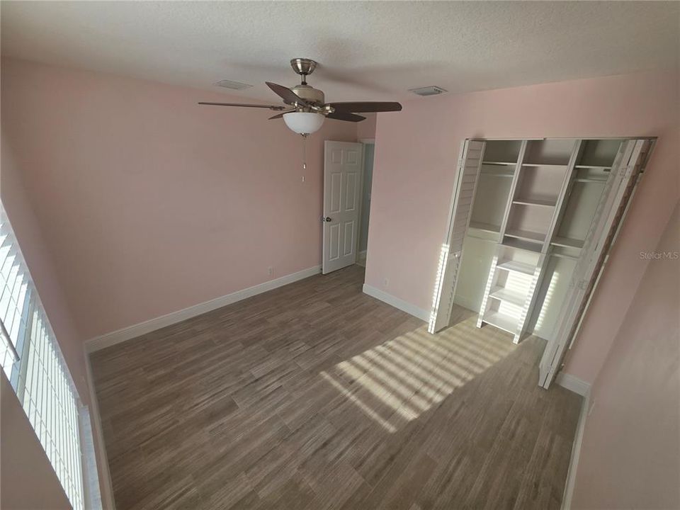 Active With Contract: $414,900 (3 beds, 2 baths, 1429 Square Feet)