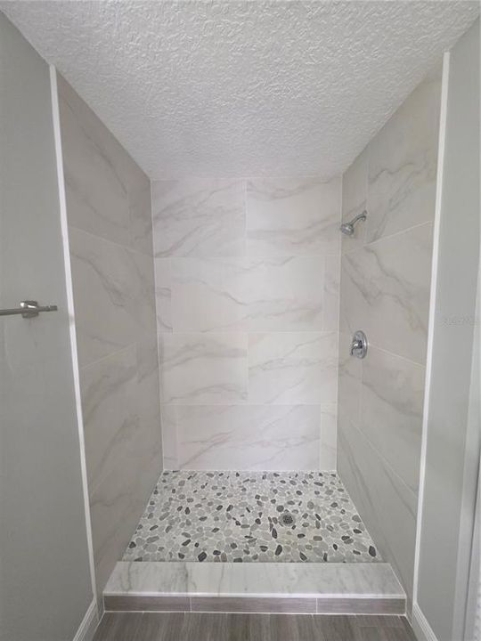 Active With Contract: $414,900 (3 beds, 2 baths, 1429 Square Feet)