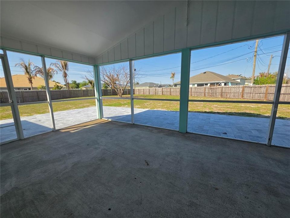 Active With Contract: $414,900 (3 beds, 2 baths, 1429 Square Feet)