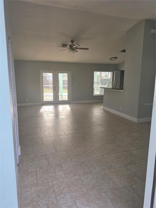 Active With Contract: $414,900 (3 beds, 2 baths, 1429 Square Feet)
