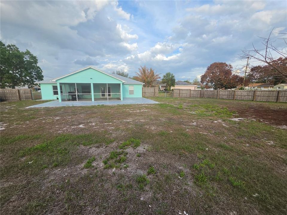Active With Contract: $414,900 (3 beds, 2 baths, 1429 Square Feet)
