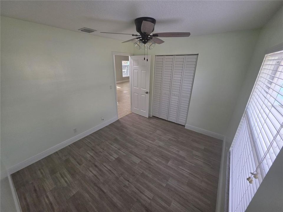 Active With Contract: $414,900 (3 beds, 2 baths, 1429 Square Feet)