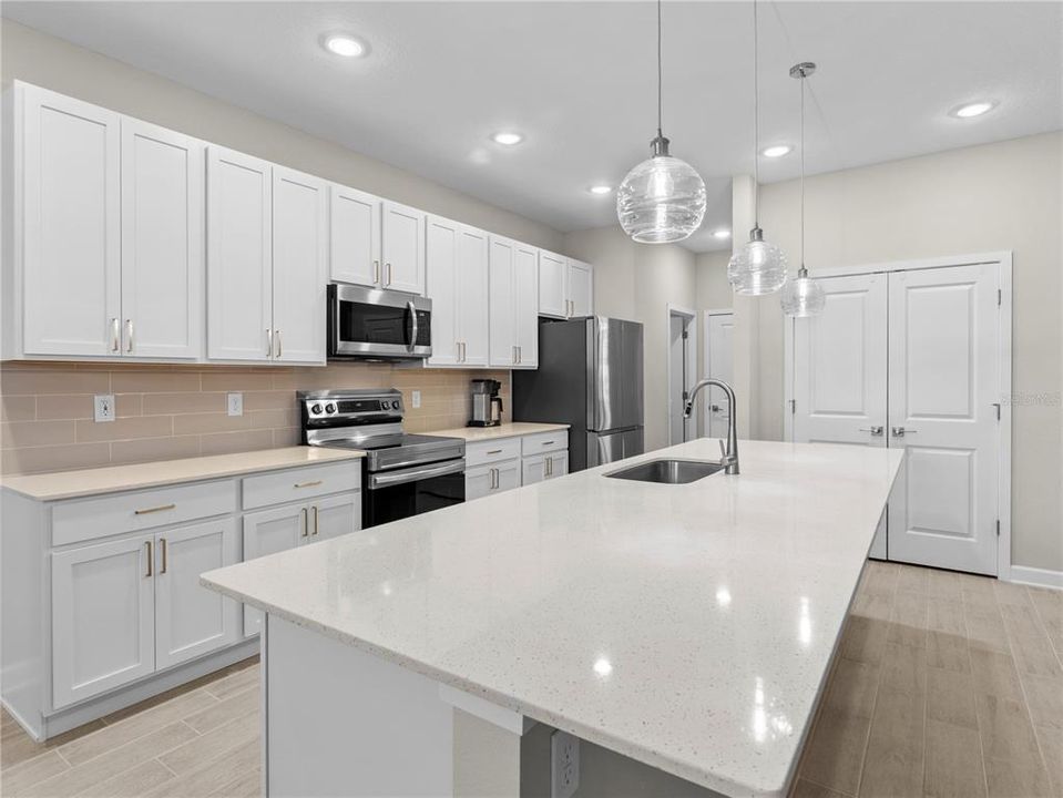 Active With Contract: $419,000 (4 beds, 3 baths, 2310 Square Feet)