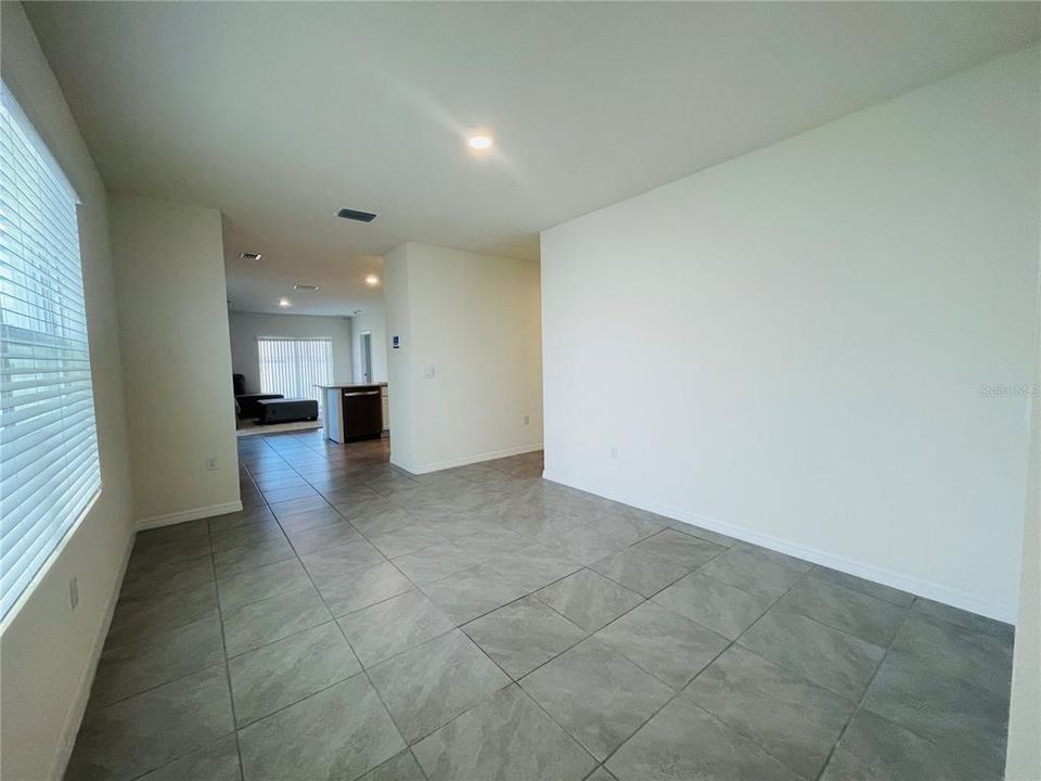 For Rent: $2,500 (3 beds, 2 baths, 1516 Square Feet)