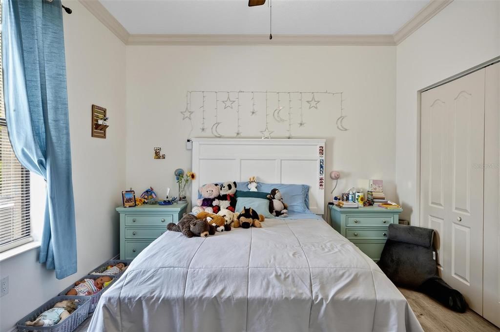 For Sale: $569,999 (3 beds, 2 baths, 1942 Square Feet)