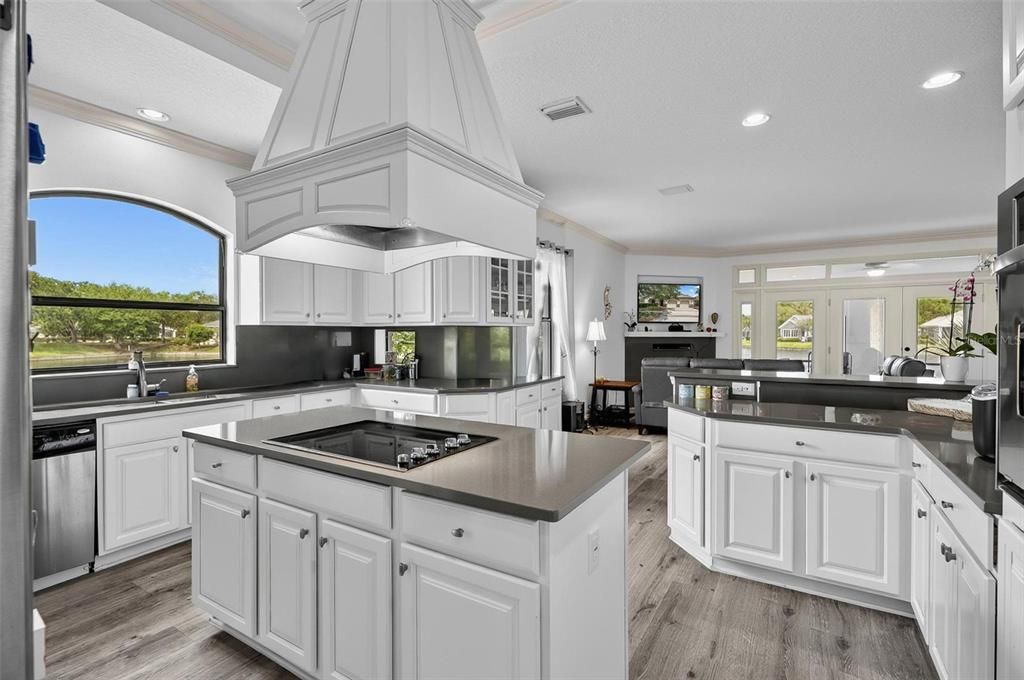 For Sale: $569,999 (3 beds, 2 baths, 1942 Square Feet)