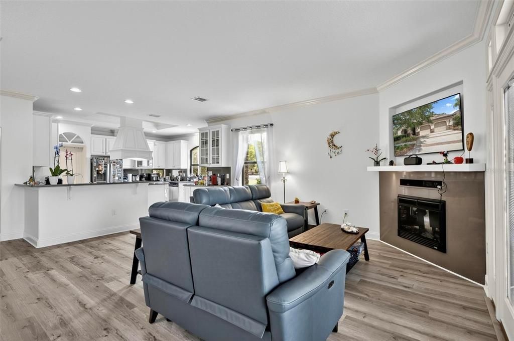 For Sale: $569,999 (3 beds, 2 baths, 1942 Square Feet)