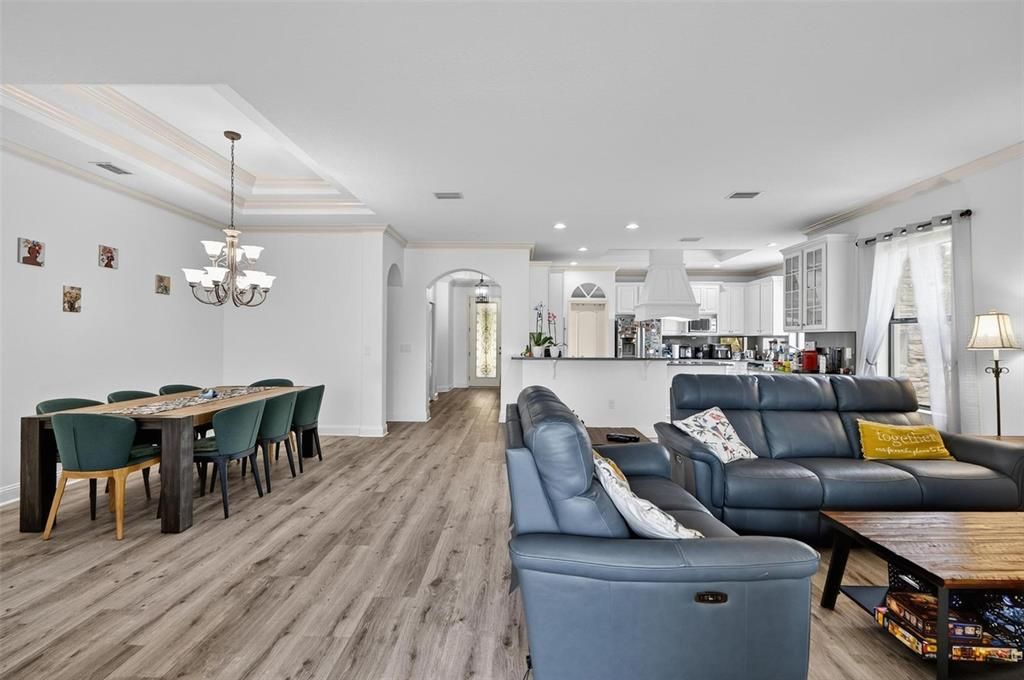 For Sale: $569,999 (3 beds, 2 baths, 1942 Square Feet)