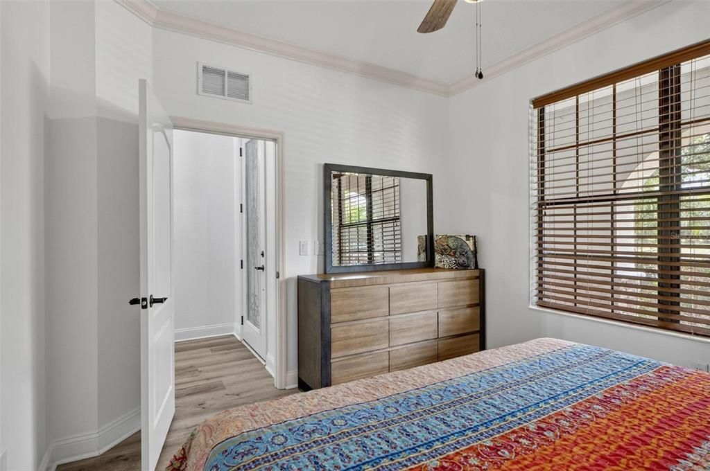 For Sale: $569,999 (3 beds, 2 baths, 1942 Square Feet)