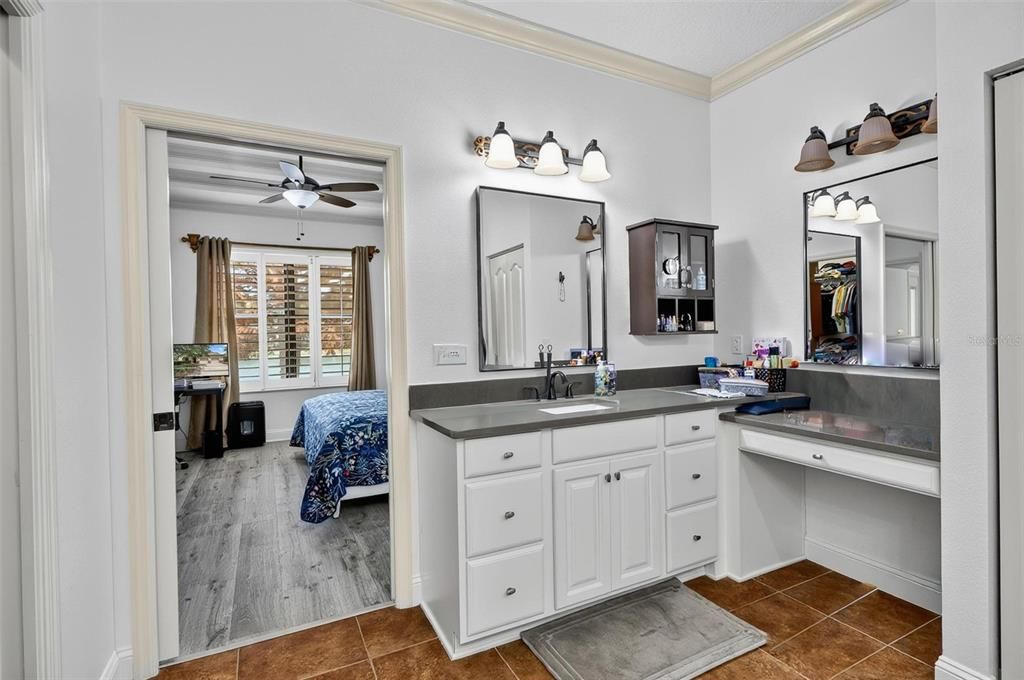 For Sale: $569,999 (3 beds, 2 baths, 1942 Square Feet)
