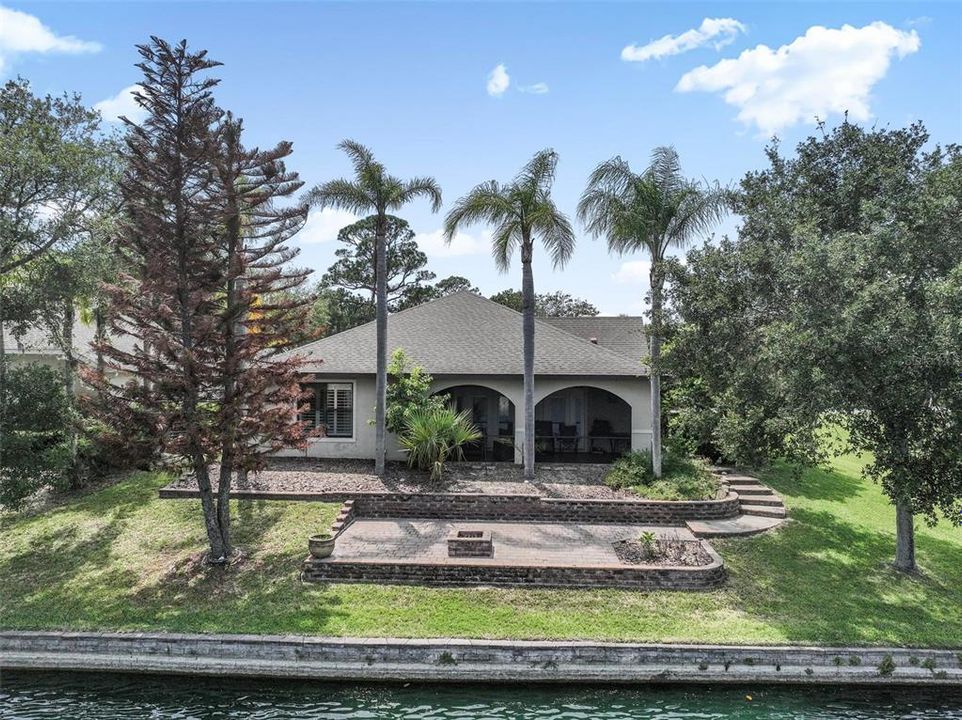 For Sale: $569,999 (3 beds, 2 baths, 1942 Square Feet)
