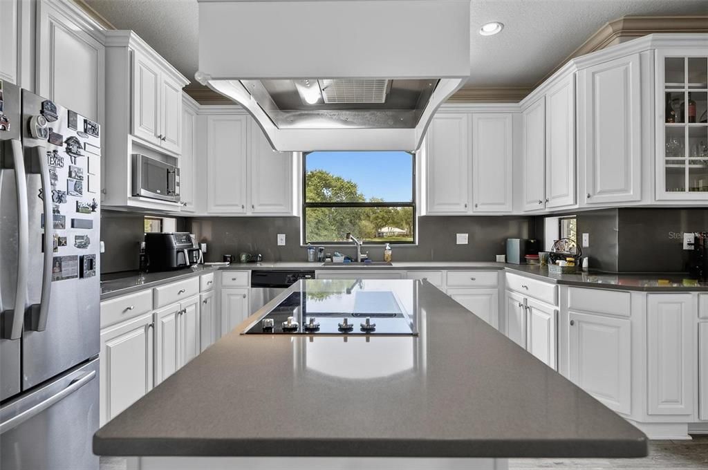 For Sale: $569,999 (3 beds, 2 baths, 1942 Square Feet)
