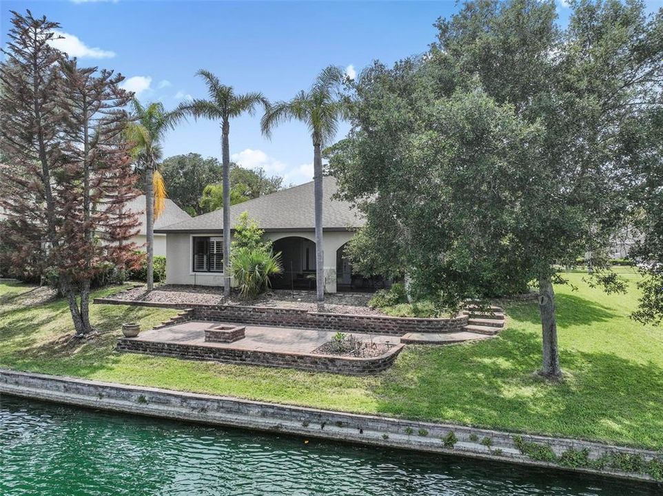 For Sale: $569,999 (3 beds, 2 baths, 1942 Square Feet)