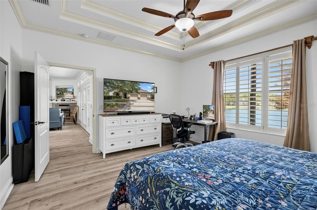 For Sale: $569,999 (3 beds, 2 baths, 1942 Square Feet)
