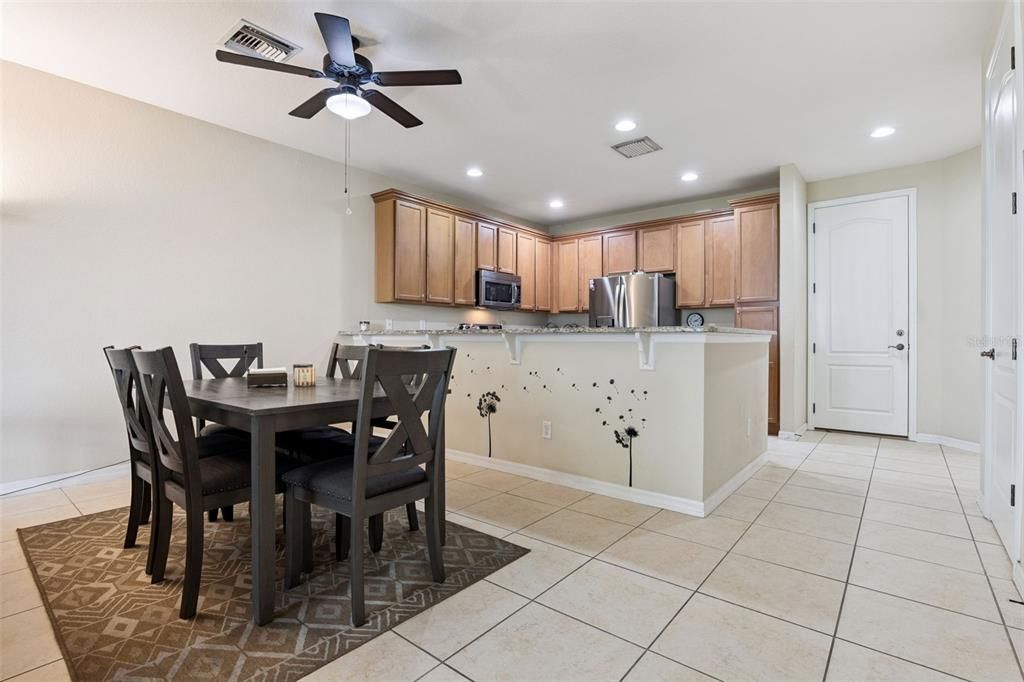 En Venta: $374,970 (3 camas, 2 baños, 1608 Pies cuadrados)