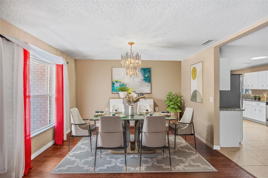 Activo con contrato: $450,000 (4 camas, 2 baños, 2452 Pies cuadrados)