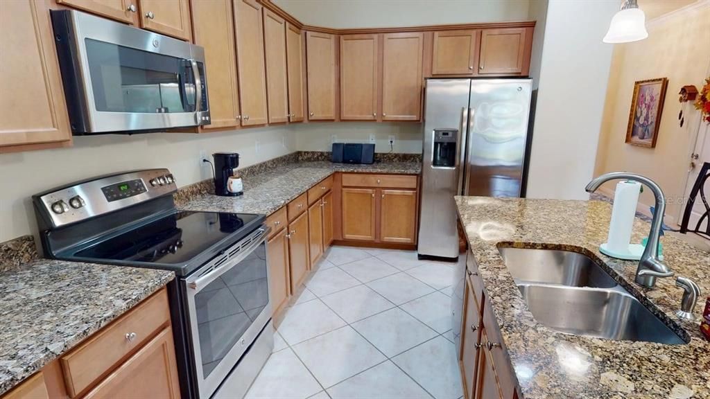 На продажу: $320,000 (4 спален, 3 ванн, 2032 Квадратных фут)
