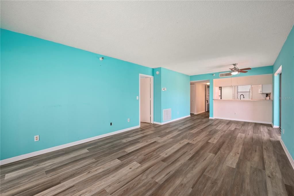 En Venta: $259,900 (2 camas, 2 baños, 1070 Pies cuadrados)