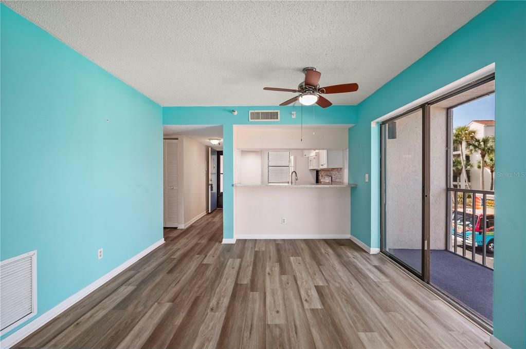 En Venta: $259,900 (2 camas, 2 baños, 1070 Pies cuadrados)