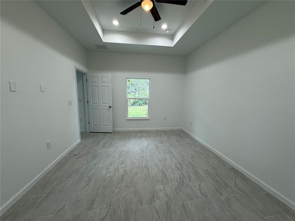 Activo con contrato: $2,000 (3 camas, 2 baños, 1600 Pies cuadrados)